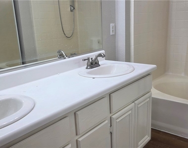 1452 Padbury Court - Photo Thumbnail 6
