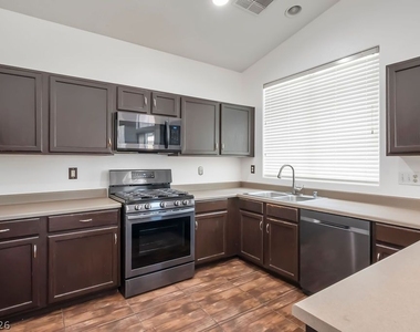 5913 Running Horse Drive - Photo Thumbnail 32