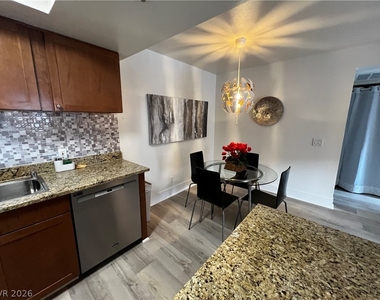 4200 S Valley View Boulevard - Photo Thumbnail 9