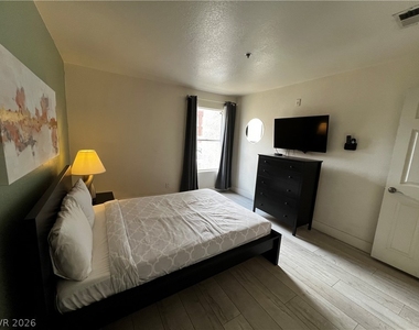 4200 S Valley View Boulevard - Photo Thumbnail 16