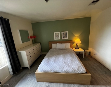 4200 S Valley View Boulevard - Photo Thumbnail 13