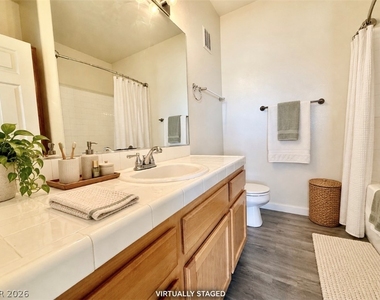 2121 Echo Bay Street - Photo Thumbnail 10