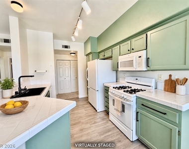 2121 Echo Bay Street - Photo Thumbnail 4