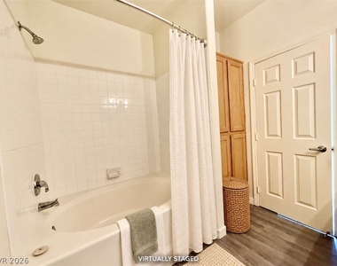 2121 Echo Bay Street - Photo Thumbnail 13