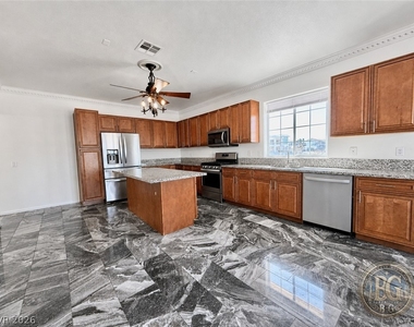 764 Benedict Drive - Photo Thumbnail 9