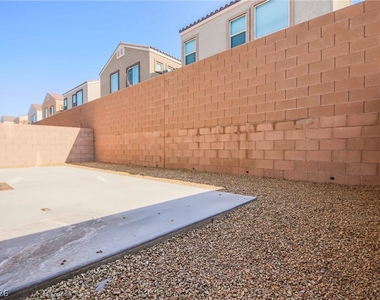 1143 Jesse Harbor Avenue - Photo Thumbnail 30