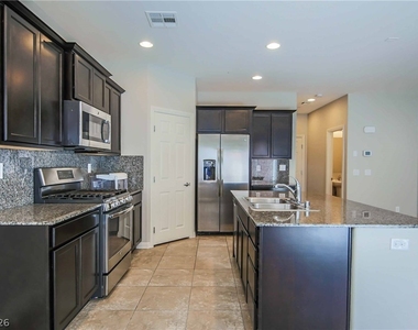 1143 Jesse Harbor Avenue - Photo Thumbnail 10