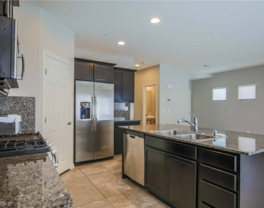 1143 Jesse Harbor Avenue - Photo Thumbnail 12