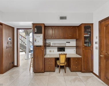 2834 Queens Courtyard - Photo Thumbnail 24