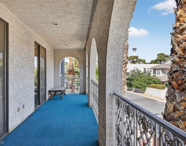 2834 Queens Courtyard - Photo Thumbnail 33