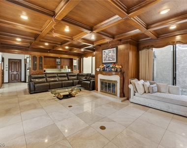 2834 Queens Courtyard - Photo Thumbnail 27