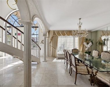 2834 Queens Courtyard - Photo Thumbnail 21