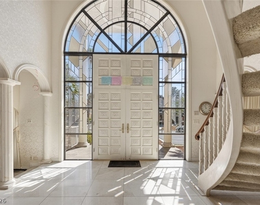 2834 Queens Courtyard - Photo Thumbnail 18