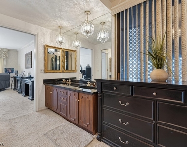 2834 Queens Courtyard - Photo Thumbnail 41