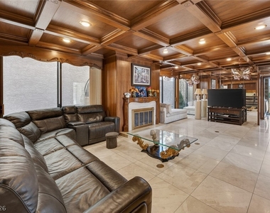 2834 Queens Courtyard - Photo Thumbnail 25