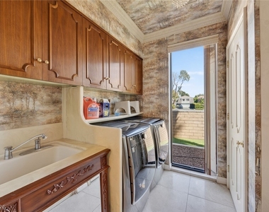 2834 Queens Courtyard - Photo Thumbnail 28