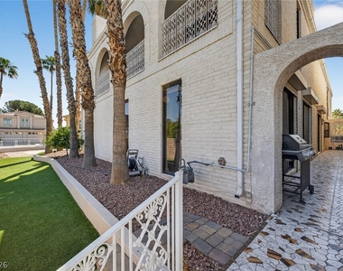 2834 Queens Courtyard - Photo Thumbnail 17