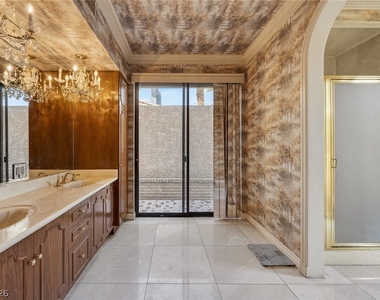 2834 Queens Courtyard - Photo Thumbnail 7