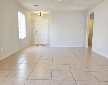 4931 Lunetto Avenue - Photo Thumbnail 3