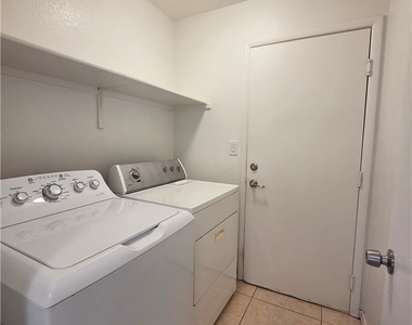 4931 Lunetto Avenue - Photo Thumbnail 31
