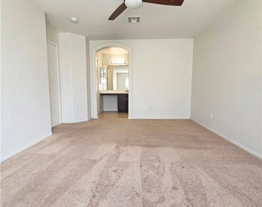 4931 Lunetto Avenue - Photo Thumbnail 18