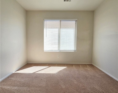 4931 Lunetto Avenue - Photo Thumbnail 27