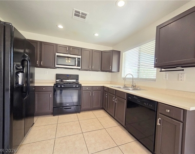 4931 Lunetto Avenue - Photo Thumbnail 12