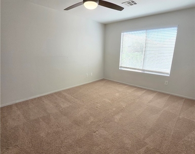 4931 Lunetto Avenue - Photo Thumbnail 20