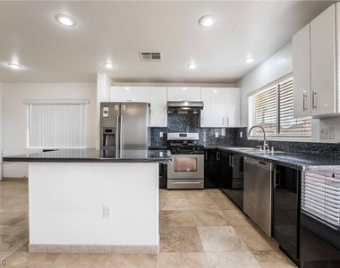 7286 Mosaic Terrace Street - Photo Thumbnail 2