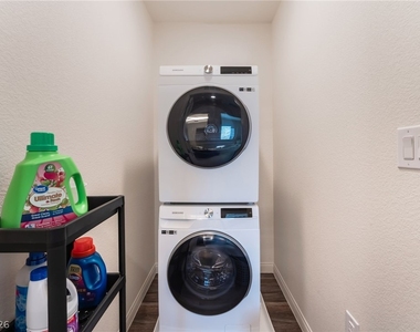 2830 Matador Red Avenue - Photo Thumbnail 9