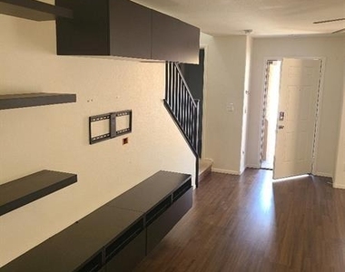 4739 Golden Shimmer Avenue - Photo Thumbnail 4