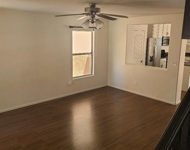 4739 Golden Shimmer Avenue - Photo Thumbnail 5