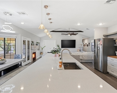 250 Garfield Drive - Photo Thumbnail 17