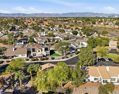 250 Garfield Drive - Photo Thumbnail 50