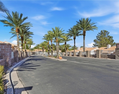 250 Garfield Drive - Photo Thumbnail 43