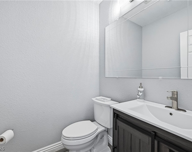 250 Garfield Drive - Photo Thumbnail 25