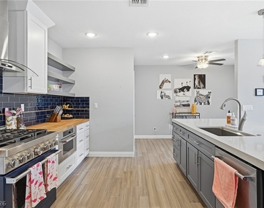 250 Garfield Drive - Photo Thumbnail 15