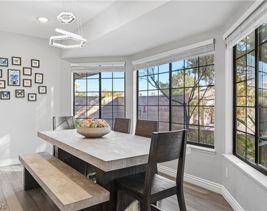 250 Garfield Drive - Photo Thumbnail 11