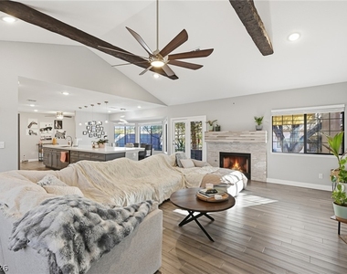 250 Garfield Drive - Photo Thumbnail 9