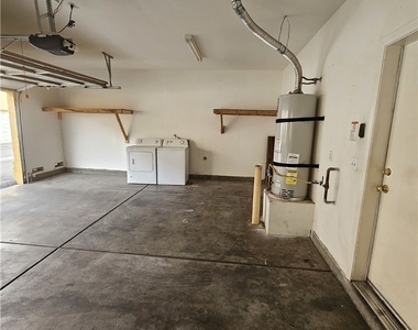 4915 E Russell Road Road - Photo Thumbnail 12