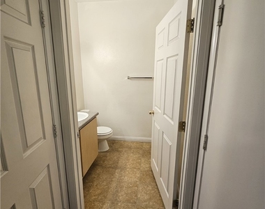 4915 E Russell Road Road - Photo Thumbnail 7