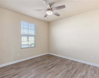 4518 Dover Straight Street - Photo Thumbnail 16