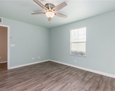 4518 Dover Straight Street - Photo Thumbnail 5