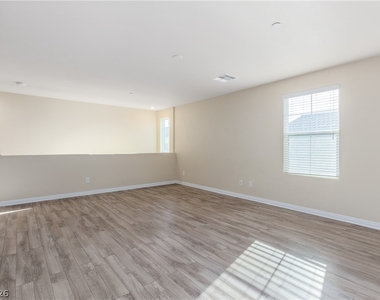 4518 Dover Straight Street - Photo Thumbnail 10
