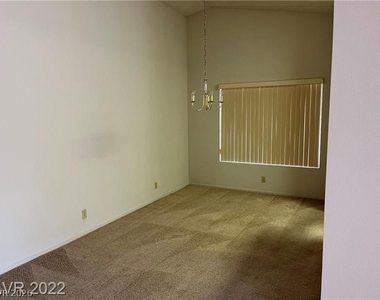 930 Stetson Drive - Photo Thumbnail 4