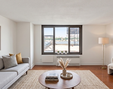 3333 Broadway - Photo Thumbnail 2