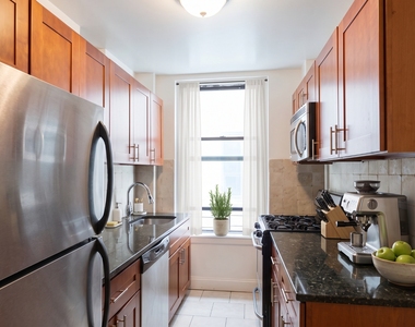 260 Convent Avenue - Photo Thumbnail 4