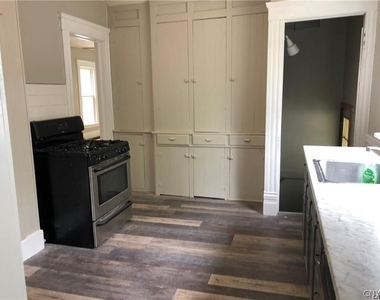 139 Strong Avenue - Photo Thumbnail 5