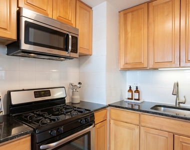 3333 Broadway - Photo Thumbnail 8