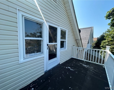 142 Roesch Avenue - Photo Thumbnail 7
